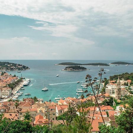 Jesliving Hvar - 2 Bedroom Elegant Apartment With Sea View In Historic Center Of Хвар Экстерьер фото