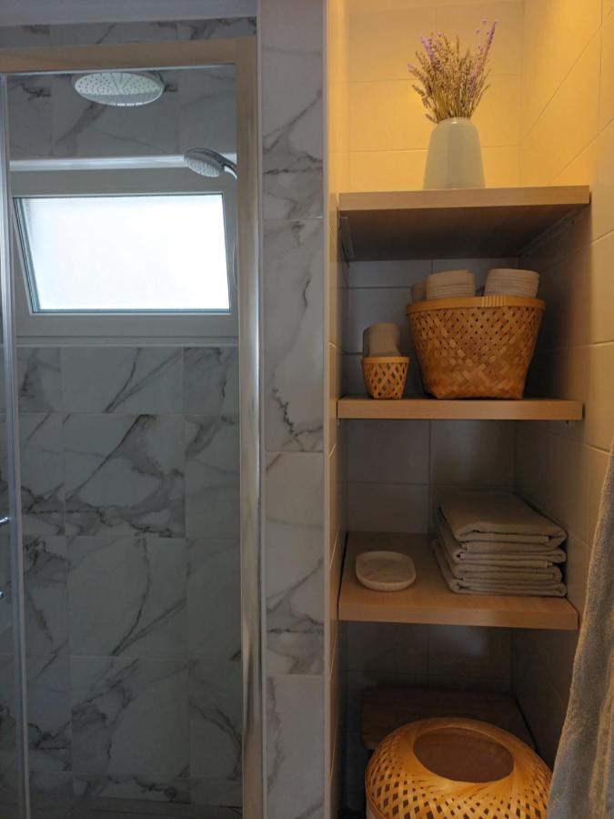 Jesliving Hvar - 2 Bedroom Elegant Apartment With Sea View In Historic Center Of Хвар Экстерьер фото